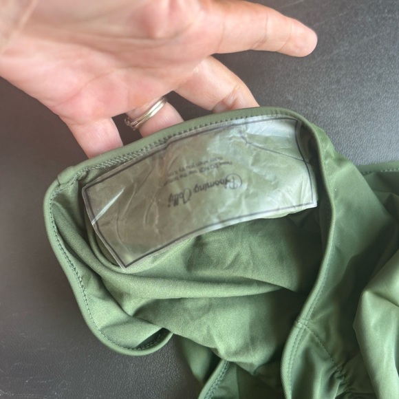 Womens Blooming Jelly Green Cutout One-Piece Swimsuit Women’s Size Medium - Picture 2 of 6